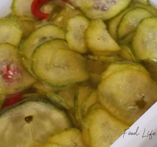 Quick & Easy Homemade Refrigerator Pickles